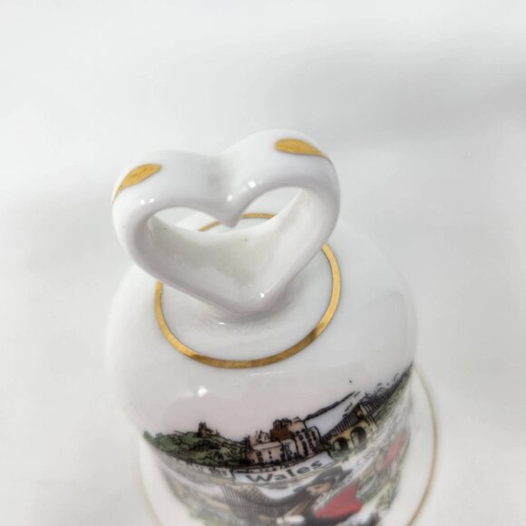Finsbury Fine Bone China Bell Vintage Wales With Heart Handle & Welsh Emblems - Picture 3 of 11